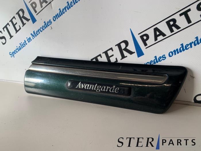 Sierstrip van een Mercedes E-Klasse, Ophalen of Verzenden, 3 maanden garantie, Gebruikt, Mercedes-Benz