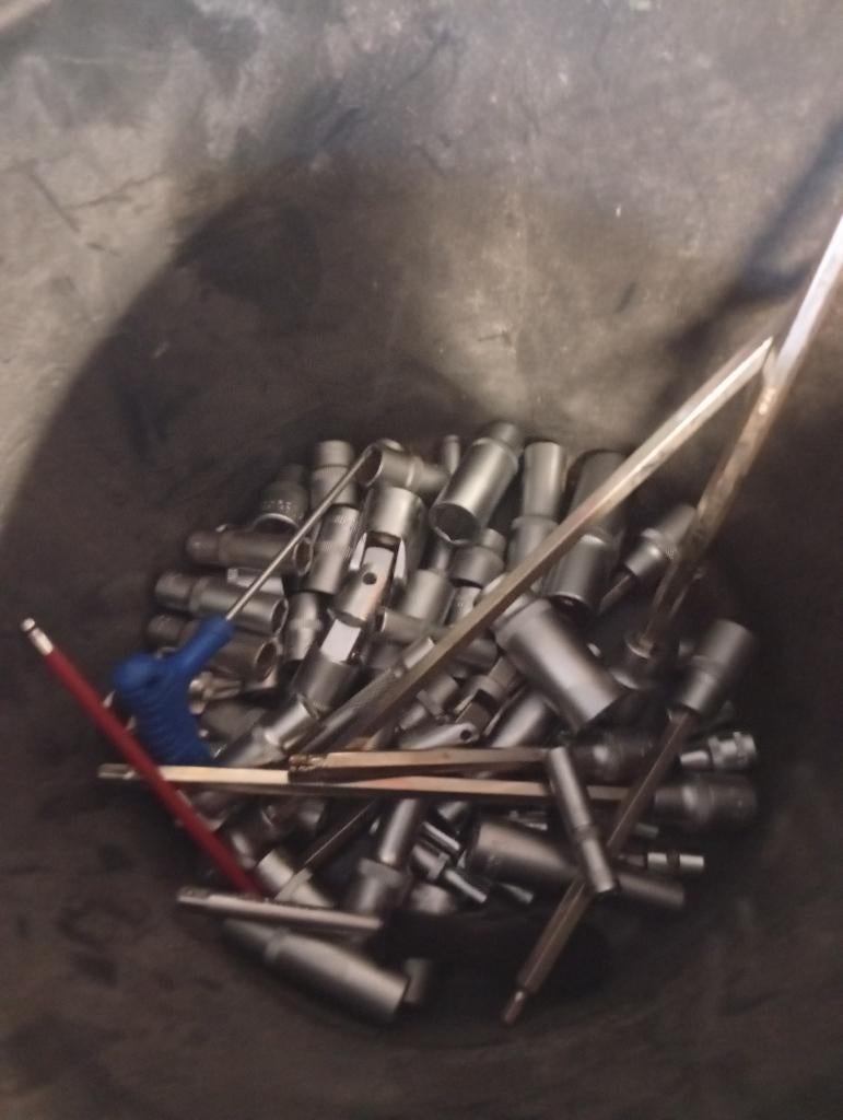 Outils divers, Envoi, Comme neuf