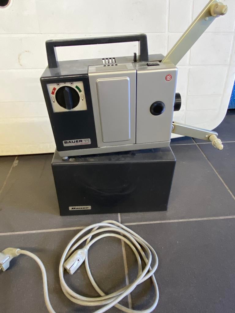 Projecteur Bauer T1, Enlèvement, Projecteur