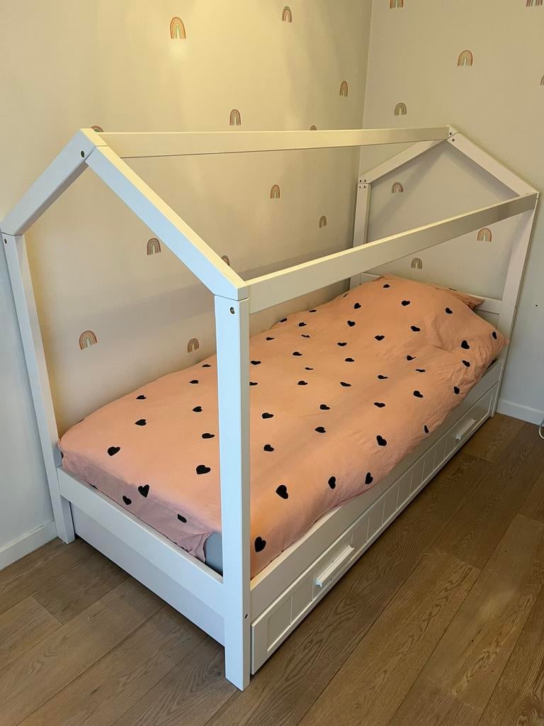Eenpersoons bedhuisje wit met bedlade (excl. matras), Kinderen en Baby's, Ophalen, 85 tot 100 cm, Zo goed als nieuw, Lattenbodem