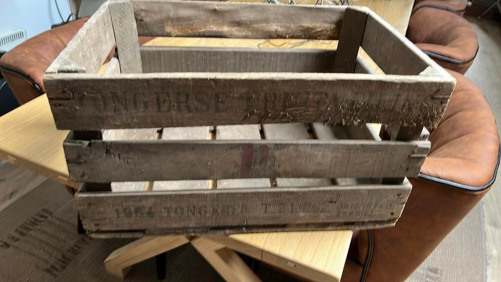 2 houten kisten, Ophalen