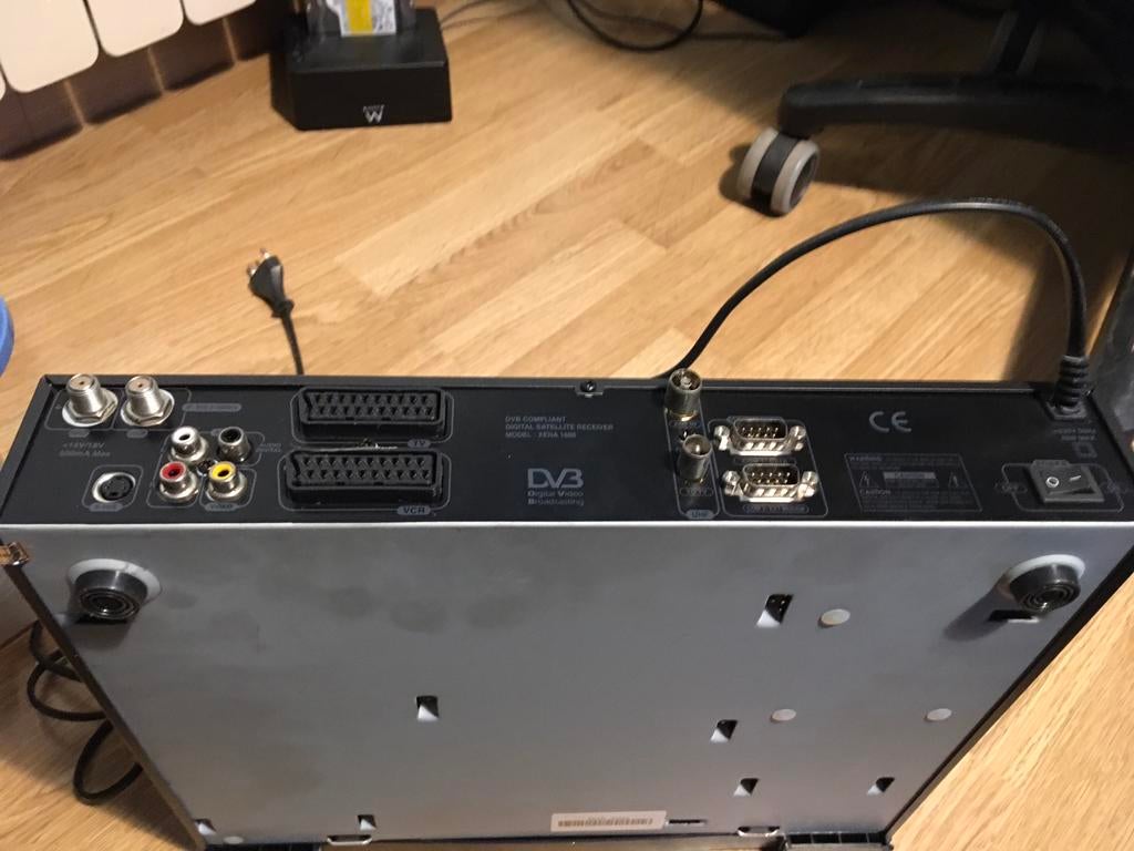 Digital satellite receiver, Enlèvement ou Envoi, Comme neuf