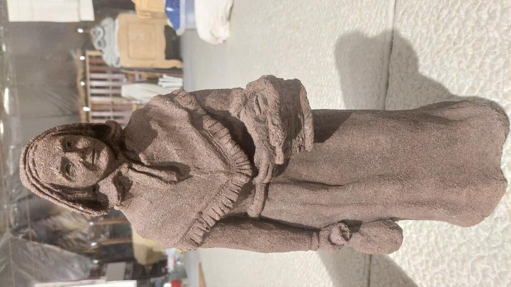 Statue en pierre de lave 37 cm h, Enlèvement
