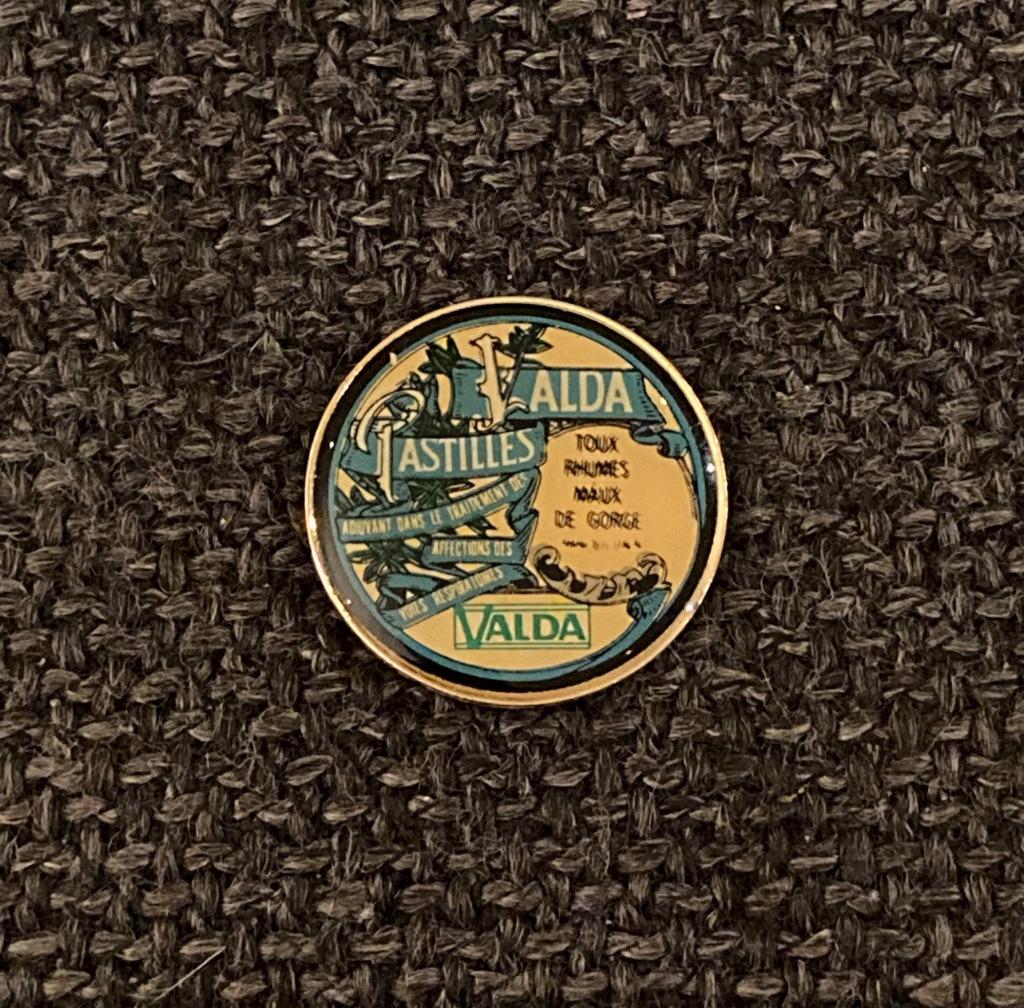 PIN - VALDA PASTILLES - KEELPASTILLES - OMEGA PHARMA, Collections, Envoi, Utilisé, Marque, Insigne ou Pin's