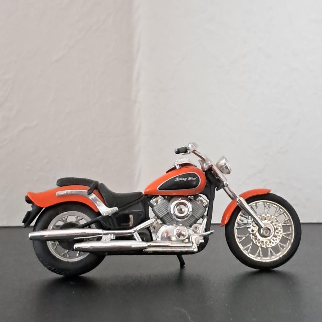 Yamaha Drag Star Motorcycle (1:18), Enlèvement ou Envoi, Utilisé, Moteur