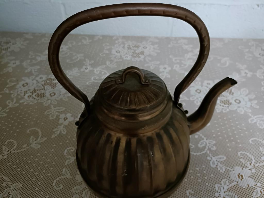 Vergulde of koperen waterkoker theepot – Met handvat, Antiek en Kunst, Ophalen, Koper