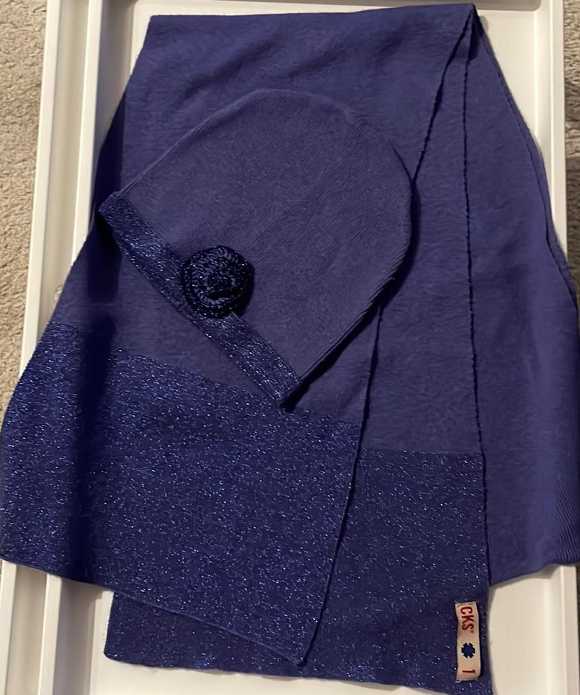 Mooie blauwe muts (MT 6-10) en sjaal (MT 1) - CKS, Kinderen en Baby's, Kinderkleding | Mutsen, Sjaals en Handschoenen, Ophalen of Verzenden