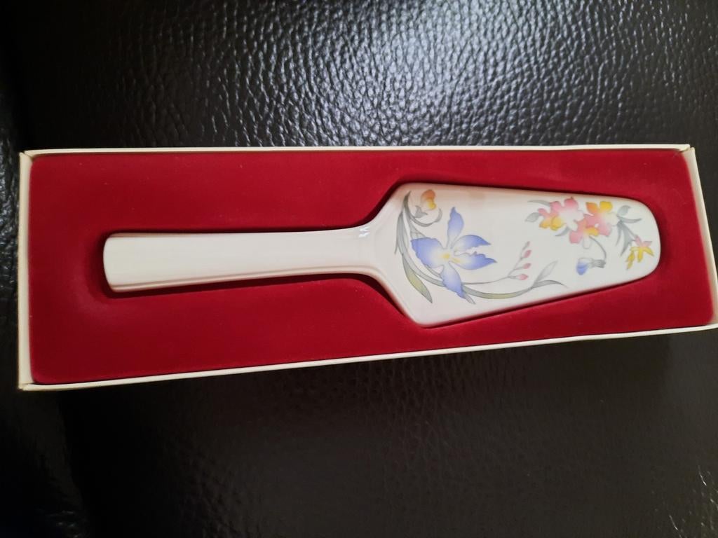 Porseleinen taartschep Villeroy&Boch., Ophalen, Porselein
