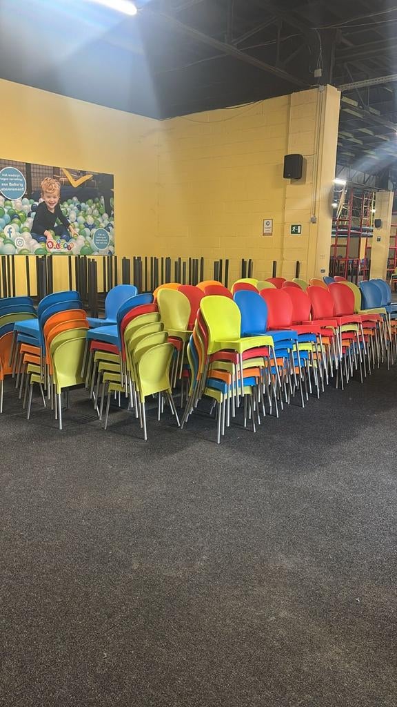 Megapartij stoelen*600 en tafels140 lot partij horeca terras, Ophalen of Verzenden