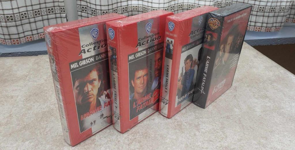 vhs L'arme fatale 1 - 2 - 3 et 4, Enlèvement ou Envoi, Neuf, dans son emballage