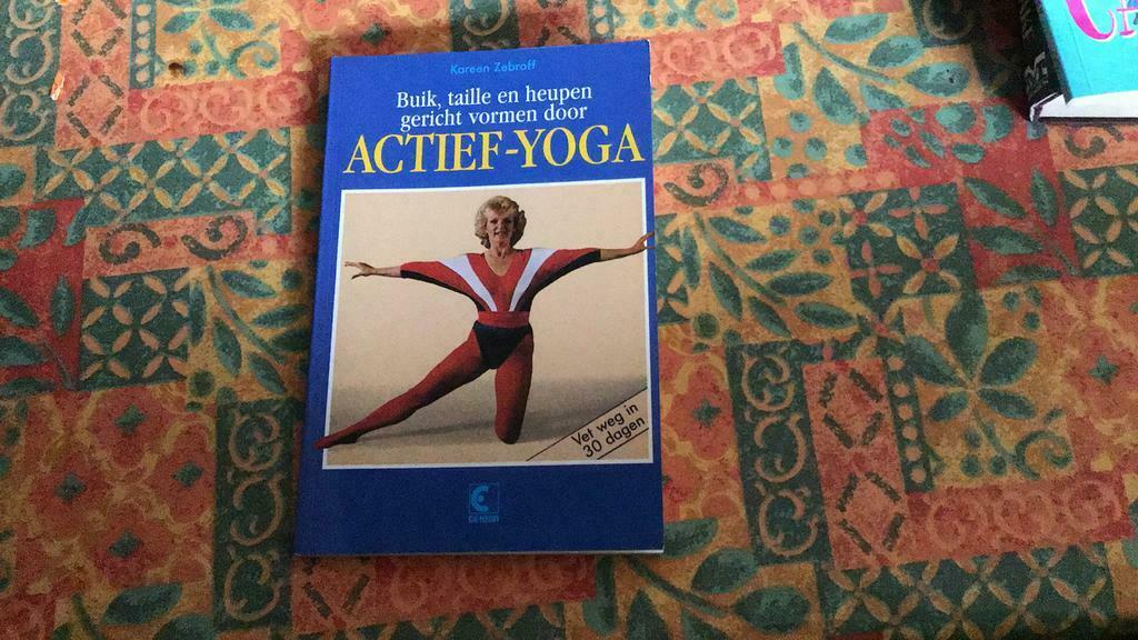 Yoga actif (j), Livres, Enlèvement ou Envoi, Comme neuf