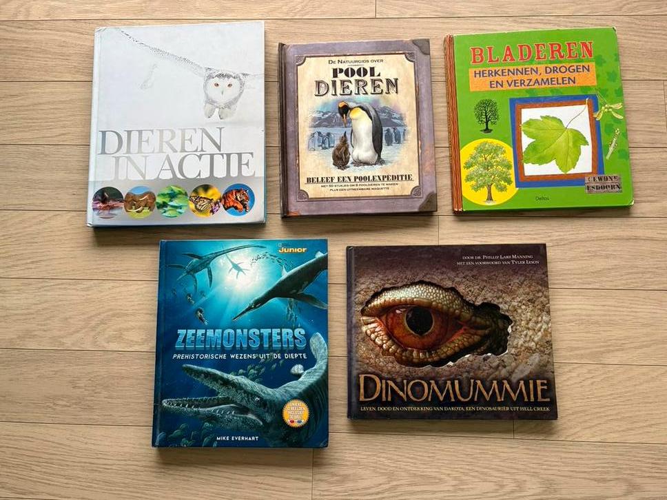 Educatieve kinderboeken hardcover– dinosaurussen & natuur, Ophalen of Verzenden, Zo goed als nieuw
