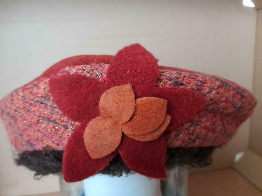 Baret met bloem maat 57, Ophalen of Verzenden, Gedragen