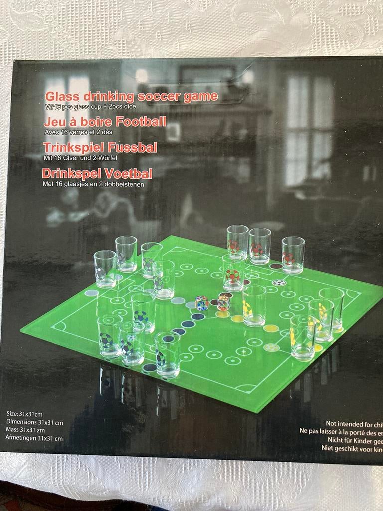 Drinkspel voetbal, Drie of vier spelers, Ophalen, Nieuw