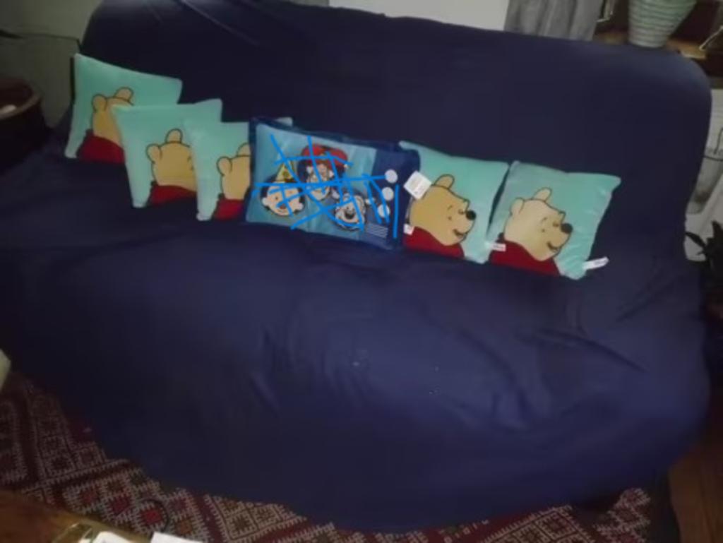 Nieuwe Kussentjes Winnie de Poeh  in nieuwstaat, Huis en Inrichting, Ophalen of Verzenden, Nieuw, Overige kleuren, Vierkant
