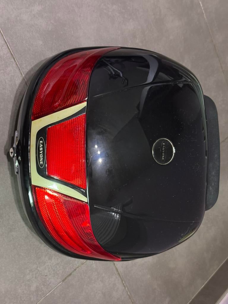 Coffre moto avec platine fixation, Enlèvement ou Envoi, Comme neuf