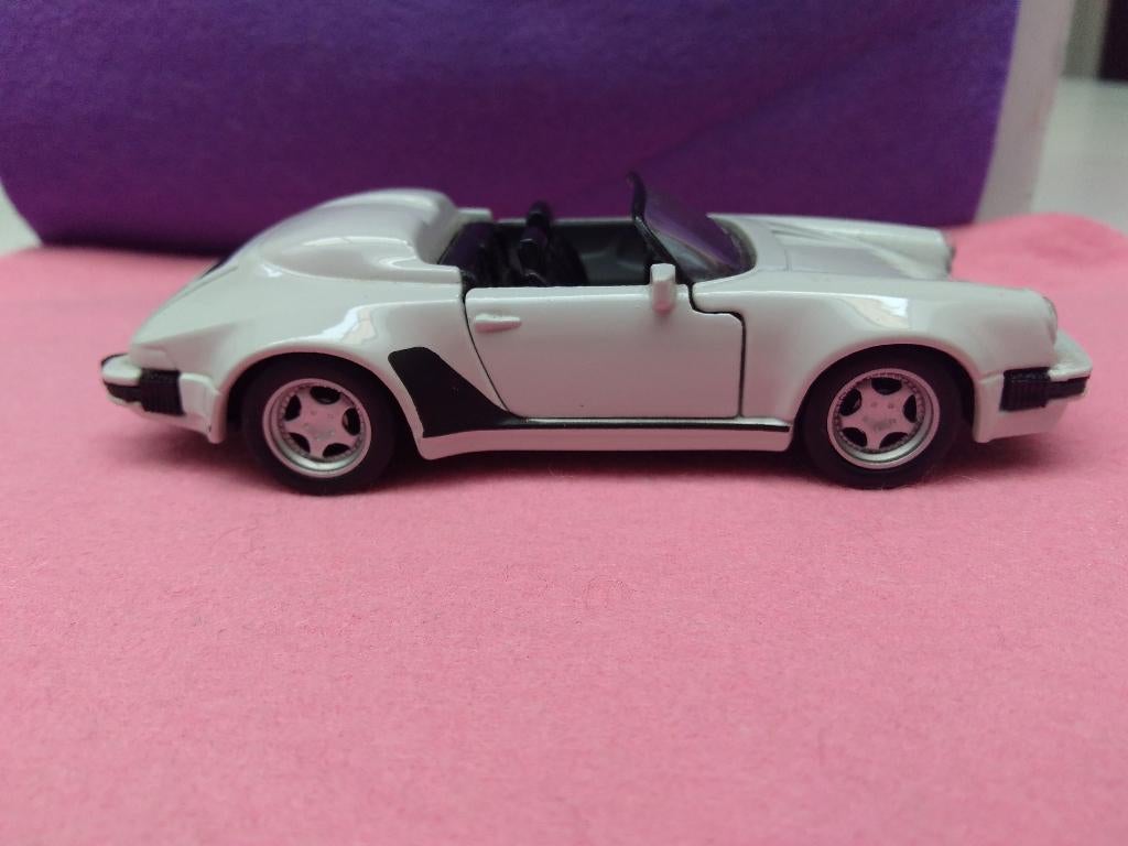Porsche 911 Speedster 1/38 Maisto Shell, Enlèvement ou Envoi, Comme neuf, Voiture