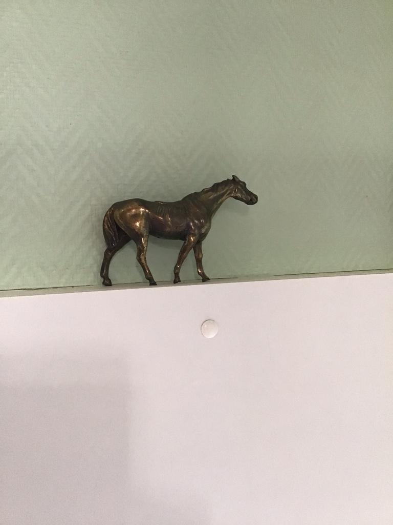 Mooi beeldje “paard”, Ophalen, Zo goed als nieuw