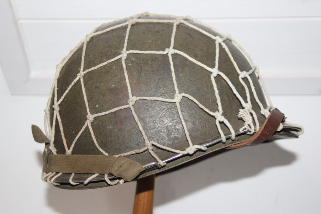 US WW2 helmennet met brede mazen. (2), Verzenden, Landmacht, Helm of Baret