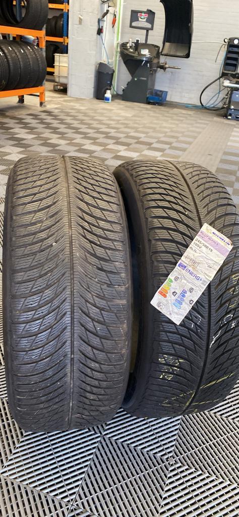 245/50/19-105v merk Michelin all sezoen per stuk 80, Ophalen