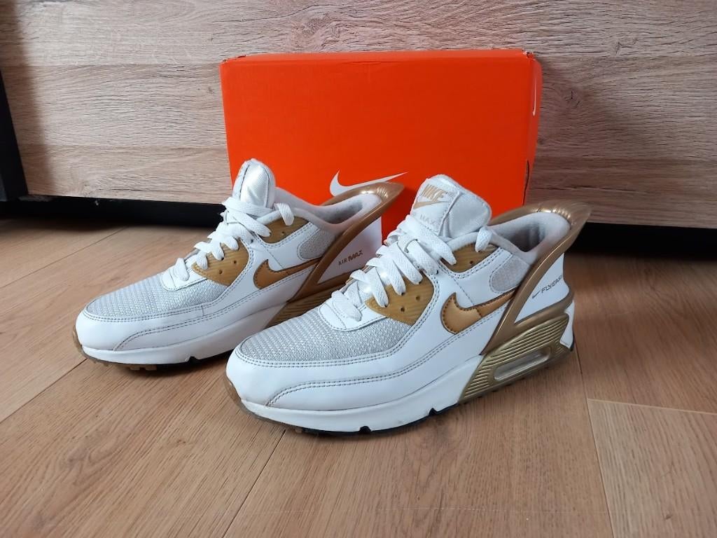 Hippe en unieke sneakers Nike Air Max Flyease, Wit, Ophalen of Verzenden, Zo goed als nieuw, Sneakers