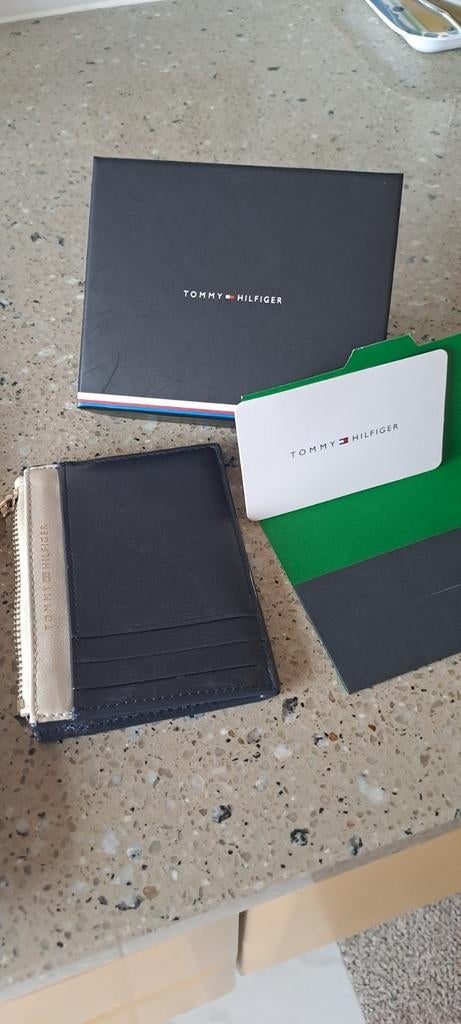 tommy hilfiger, Handtassen en Accessoires, Portemonnees, Ophalen of Verzenden, Zo goed als nieuw