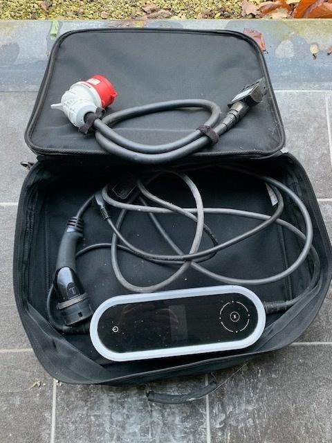 Porsche universal charger, Ophalen, Zo goed als nieuw, Laadkabel