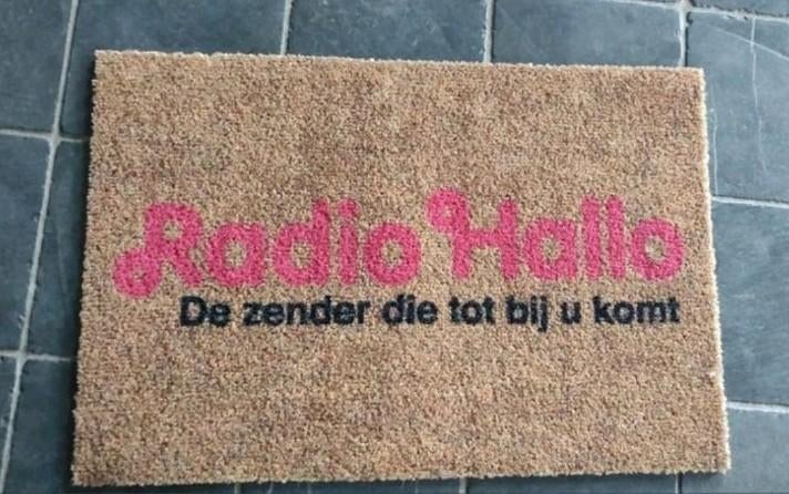 Paillasson en noix de coco Tapis de Noël Radio Hello De Kamp, Enlèvement ou Envoi, Neuf