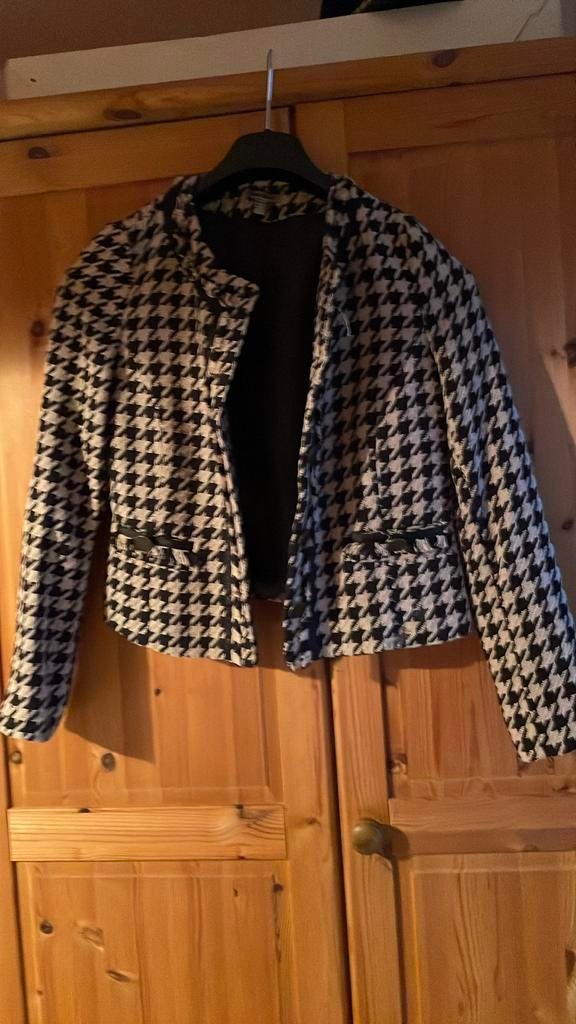 Bandolera jasje 40  met bijhorende rok 42 beige zwart, Enlèvement ou Envoi, Comme neuf, Noir, Manteau