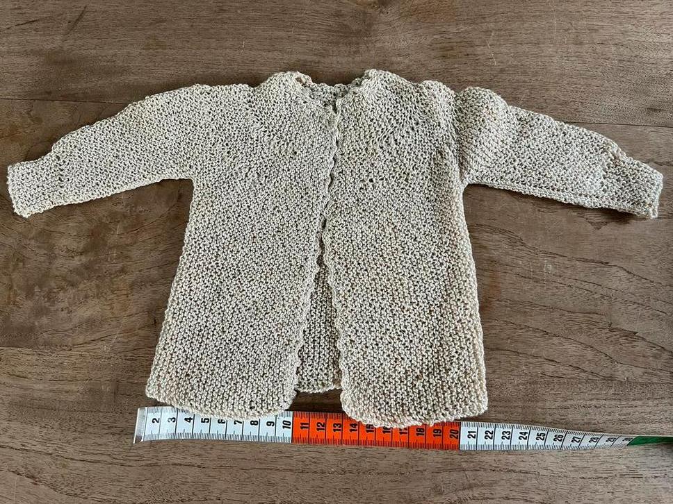Antiek gebreid babyvestje/ poppenvestje- handwerk, Ophalen of Verzenden, Gebruikt