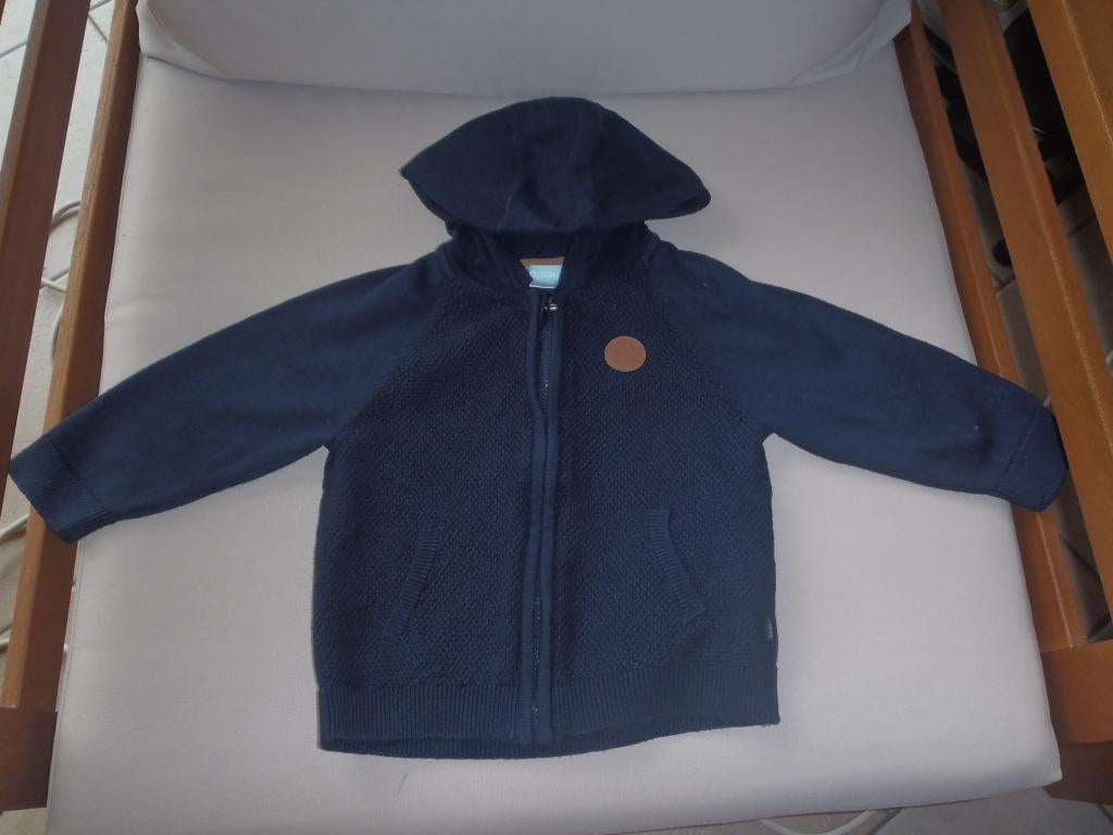 blauw vest maat 74 - Obaïbi, Ophalen of Verzenden, Zo goed als nieuw, Jongetje, Truitje of Vestje