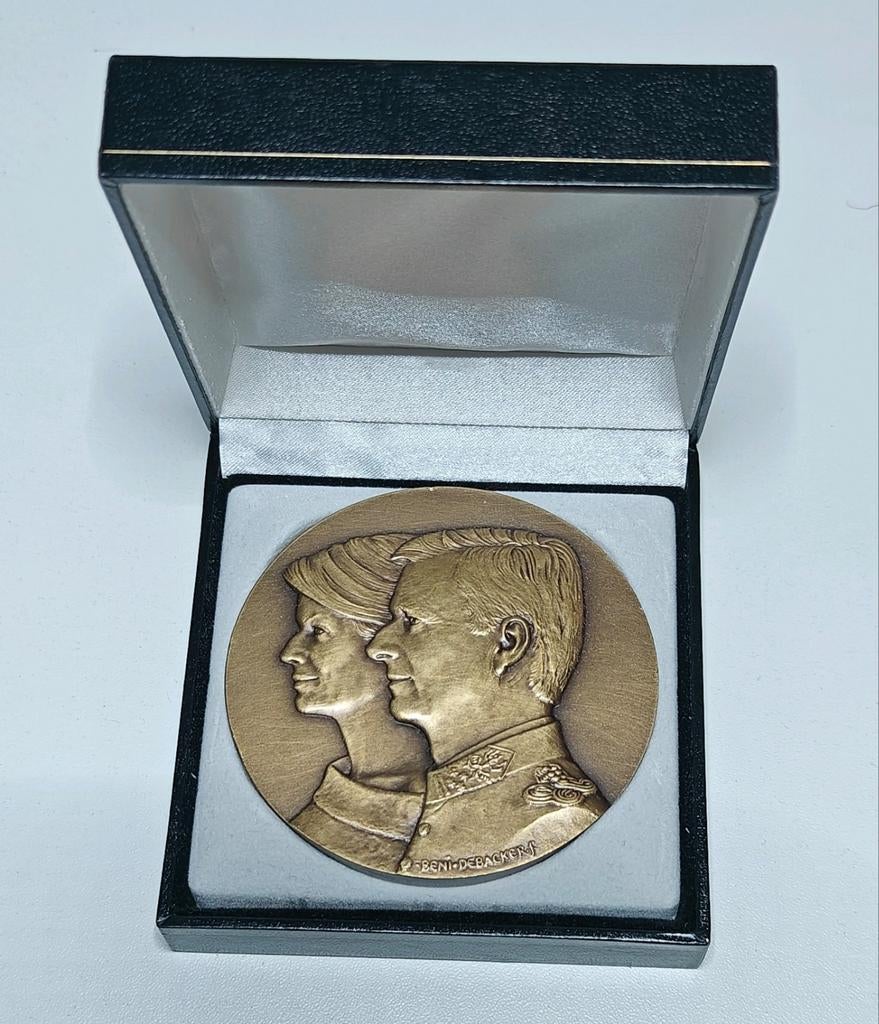 Bronzen Medaille: Koning Filip, Koningin Mathilde, Verzamelen, Ophalen of Verzenden, Nieuw, Postzegel(s) of Munt(en)