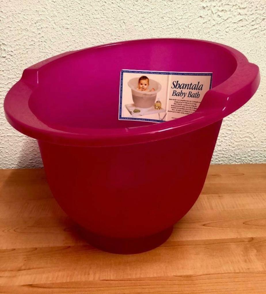 Heel handige bademmer Shantala Baby Bath. Kleur: Roos. Nieuw, Enlèvement ou Envoi, Neuf, Tummy Tub