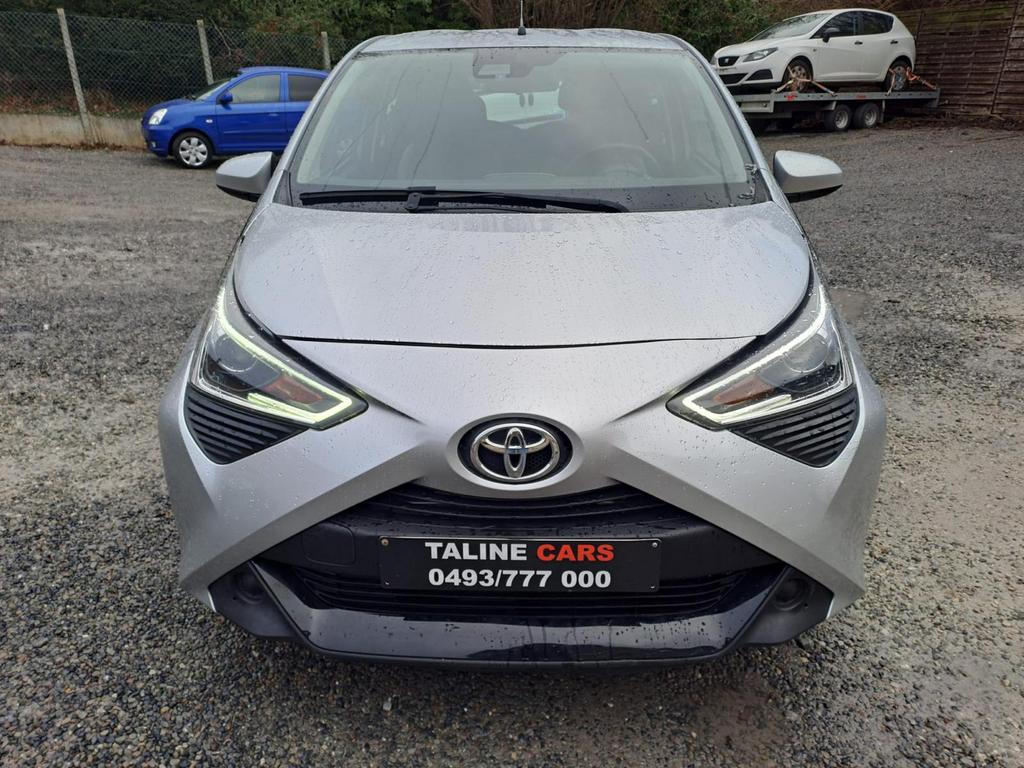 Toyota Aygo (10), Auto's, Toyota, Voorwielaandrijving, 4 zetels, Stof, Metaalkleur