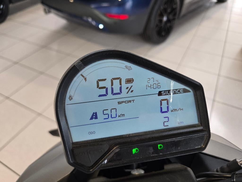 Silence S02 biplace 45 km/h MY23 5,6 kWh, Motos, Motos | Marques Autre, Permis Moto A, Scooter, Entreprise, Jusqu'à 11 kW