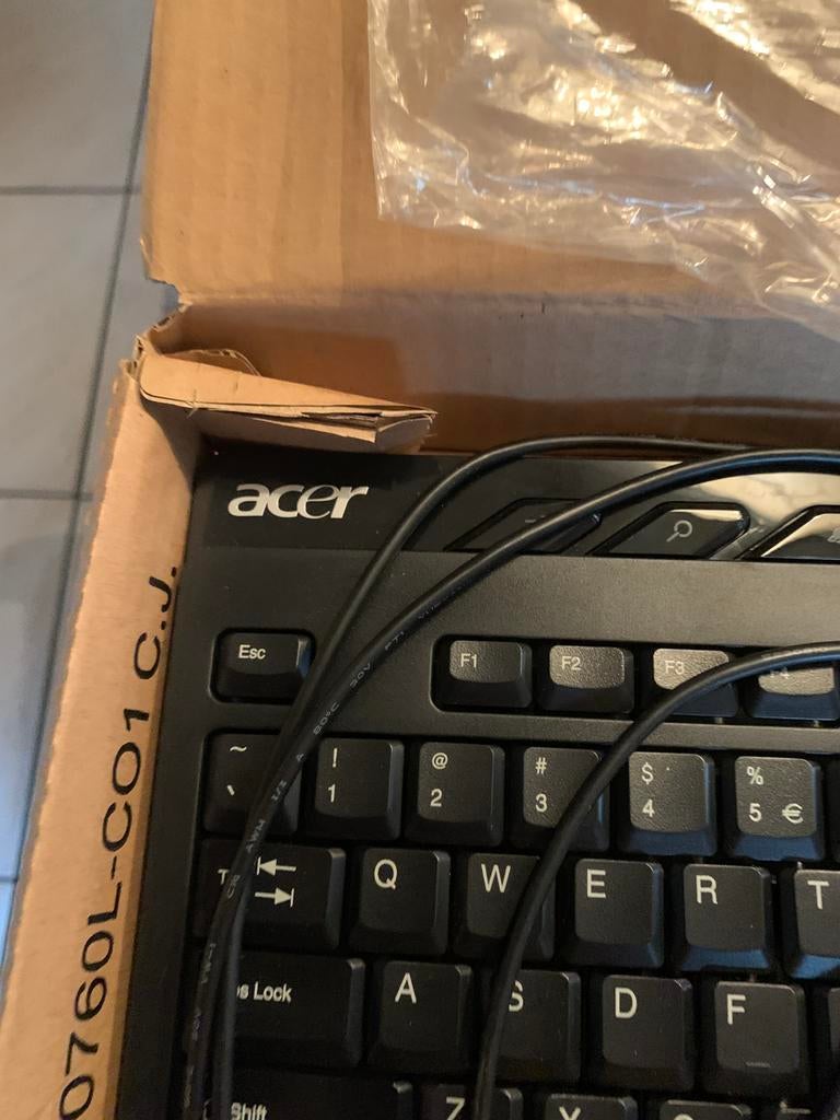 Nouveau clavier Acer, Informatique & Logiciels, Enlèvement
