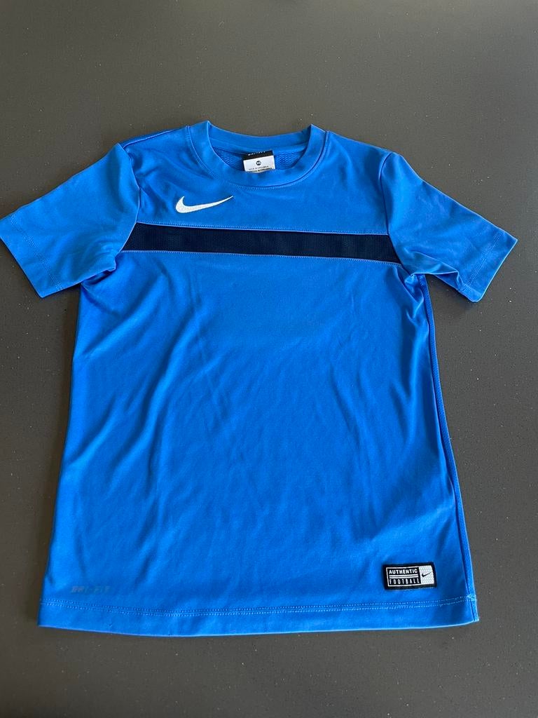 Voetbalshirt Nike Dri-Fit maat 122-128, Kinderen en Baby's, Ophalen of Verzenden, Zo goed als nieuw