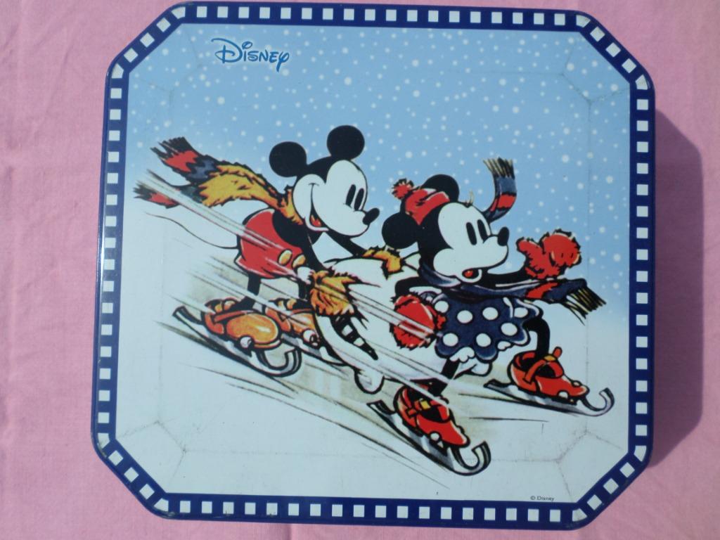 Boite métallique Mickey et Minnie patinage bleu clair bleu m, Collections, Boîte en métal, Utilisé, Biscuits, Enlèvement ou Envoi