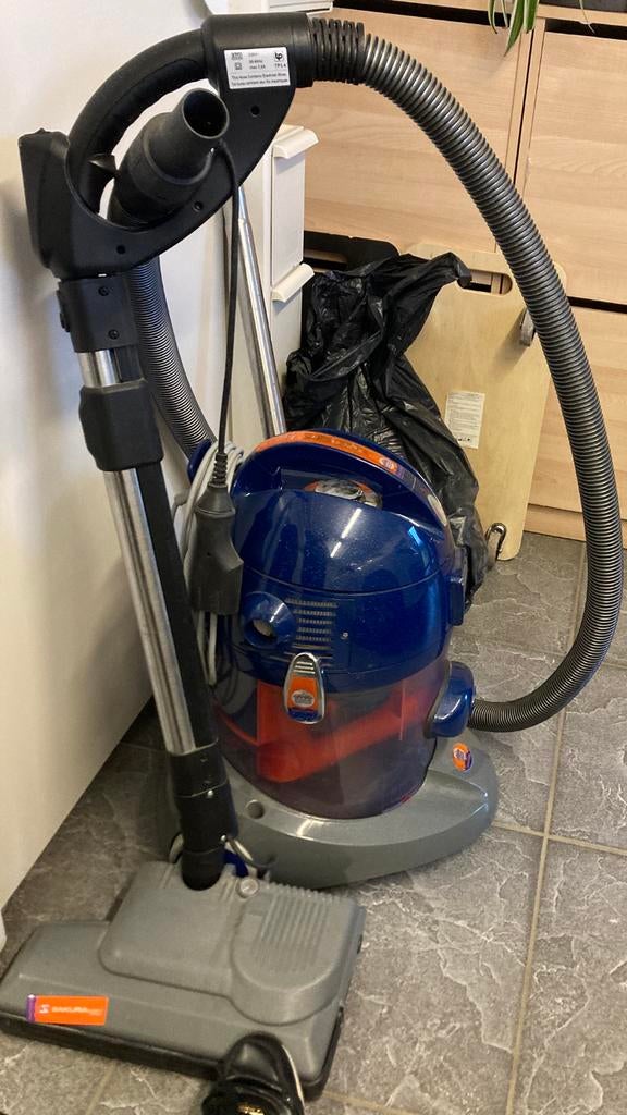 Stofzuiger met water industrieel 900w, Ophalen, Zo goed als nieuw