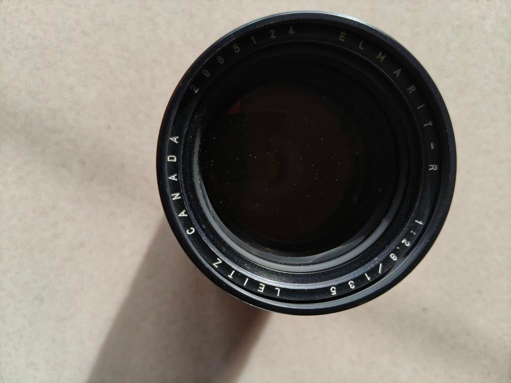 Leica Elmarit-R  135mm/f2.8  -  met Sony a-mount, Audio, Tv en Foto, Ophalen, Handmatige focus, Leica, 135 mm