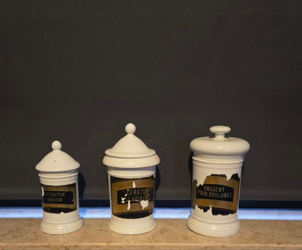 Très anciens pots en faïence de pharmacie, Enlèvement