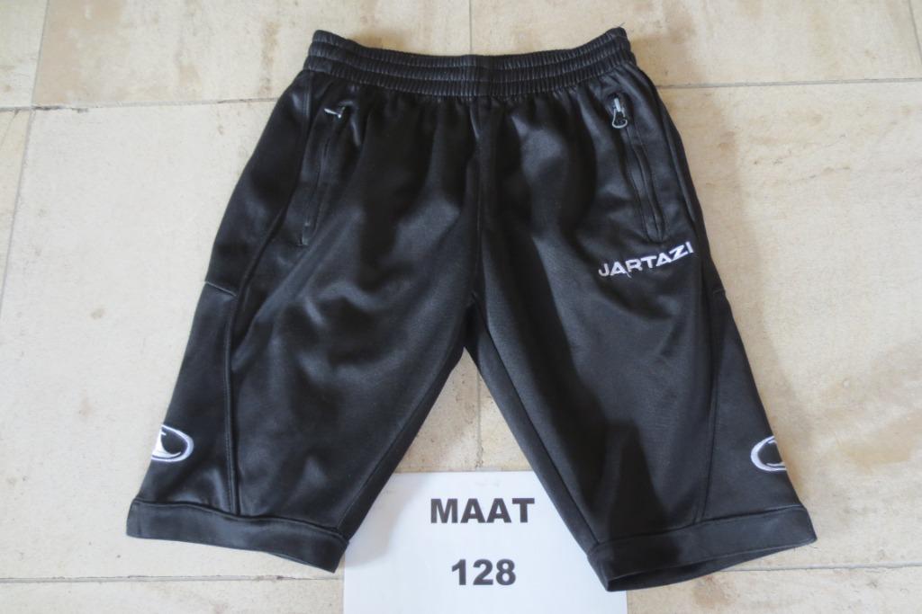 Voetbal short Jartazi 8 a 9 jaar is 128 jongens.  Foto 10001, Kinderen en Baby's, Kinderkleding | Maat 128, Sport- of Zwemkleding