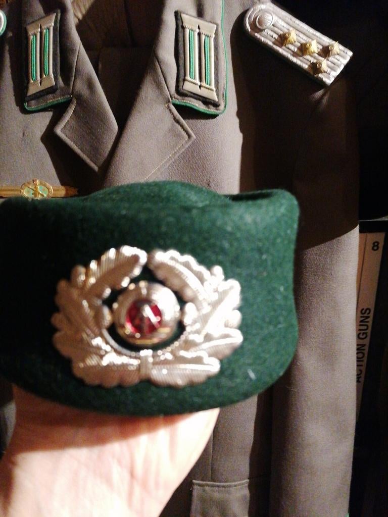 Vopo ou grenztruppen. Femme, Enlèvement ou Envoi