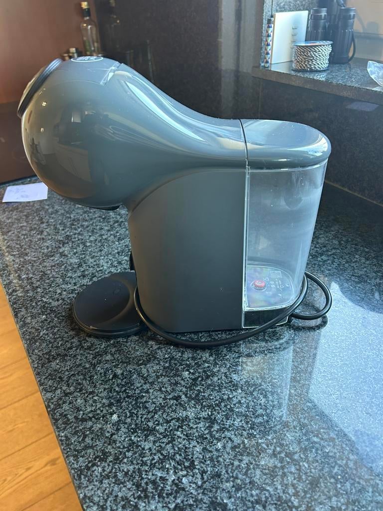 Dolce gusto koffiemachine, Ophalen, Koffiemachine, Zo goed als nieuw, 4 tot 10 kopjes