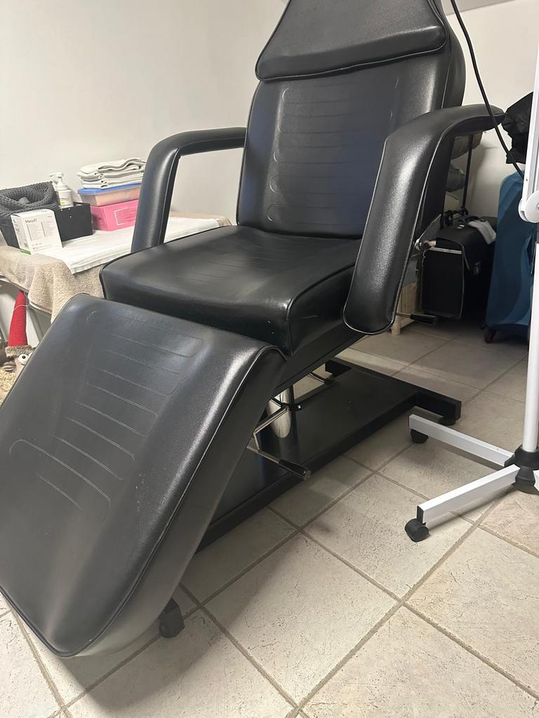 Massagestoel ( pedicure ) + krukje, Ophalen of Verzenden, Zo goed als nieuw