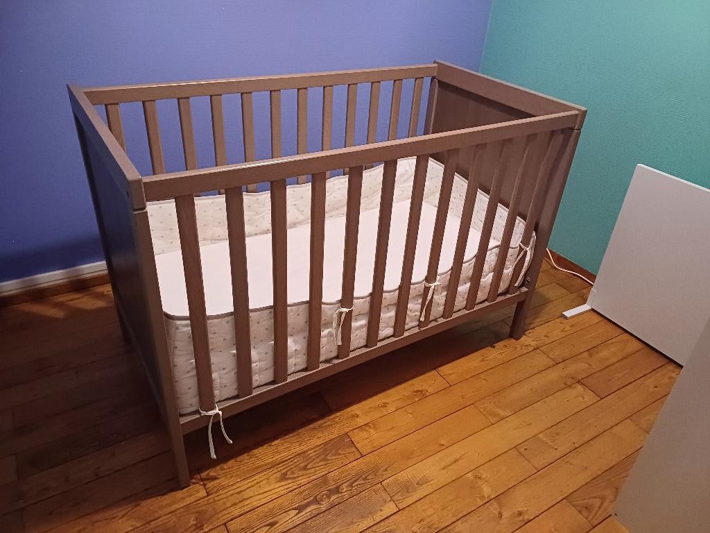 babybedje, kind, Huis en Inrichting, Slaapkamer | Bedden, Gebruikt, Eenpersoons, 70 cm of minder, 190 cm of minder, Hout, Grijs