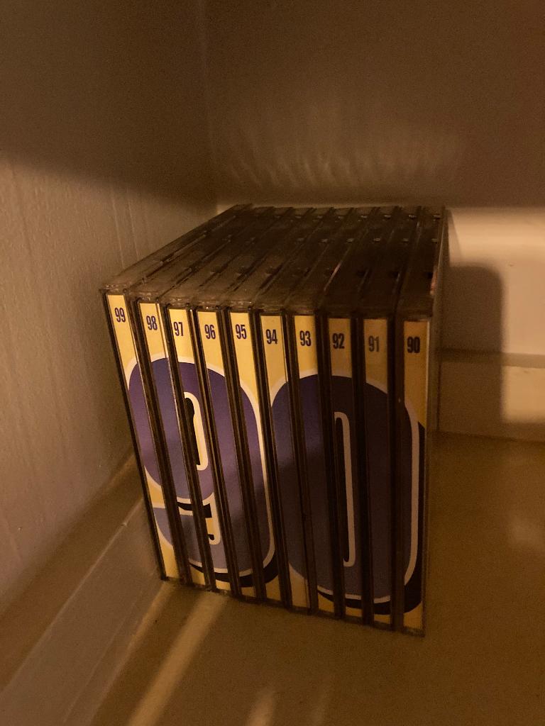 CD box De Préhistorie De Ultieme millenium reeks 90 st, Ophalen of Verzenden, Zo goed als nieuw, Pop
