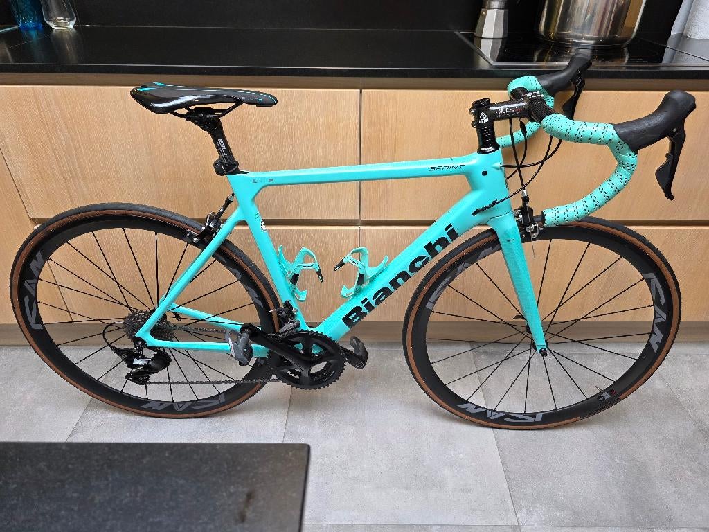 Velo de route Bianchi sprint, Vélos & Vélomoteurs, Enlèvement, Comme neuf, Carbone, Autres marques