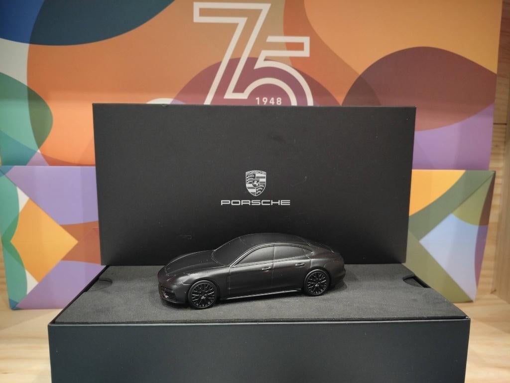 Presse papier métal Porsche Panamera type 971, Enlèvement ou Envoi, Neuf