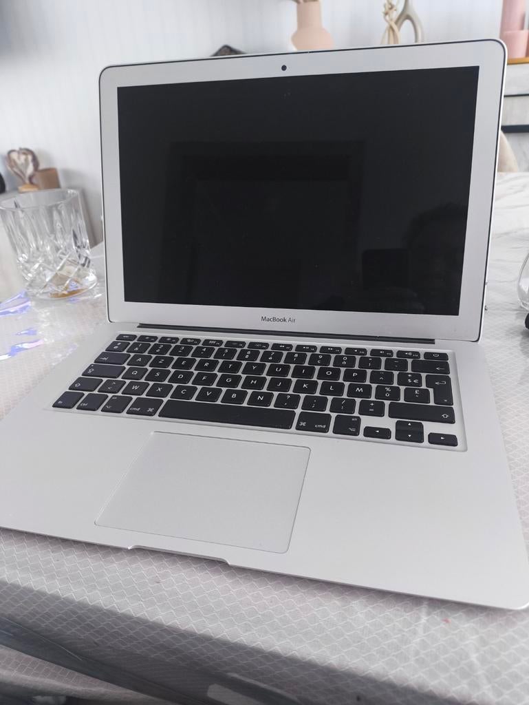 MacBook. Verschillende modellen met problemen, Computers en Software, Ophalen, 13 inch